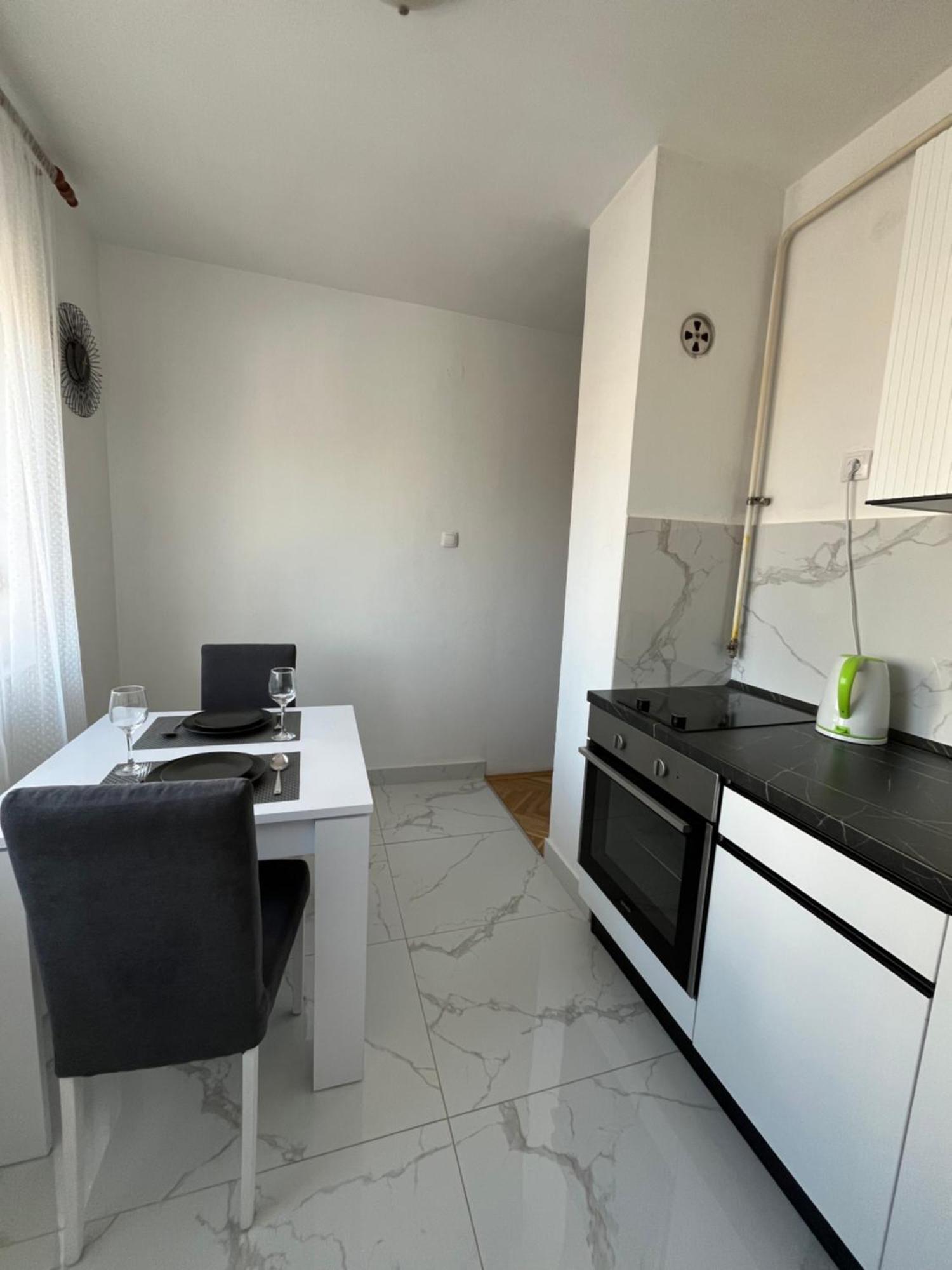 Appartamento Nikola Ns2 Novi Sad Esterno foto